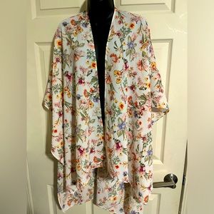 NWOT floral Kimono OS